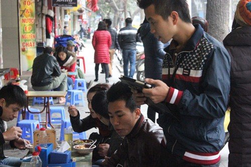 Dùng Nexus 7 để bán xôi tại Hà Nội